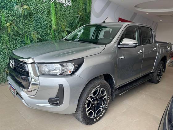 TOYOTA HILUX 2.8 D-4D TURBO DIESEL CD SRV 4X4 AUTOMÁTICO